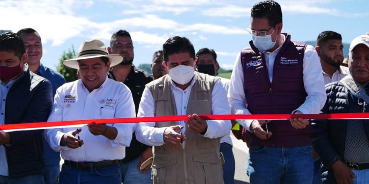 Coordina Federación obra carretera en la Meseta Purépecha en Michoacán