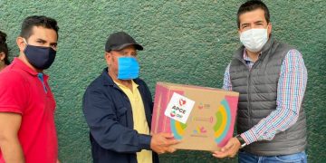 En Tuxpan gobierno del estado mantiene la entrega de alimentos a ciudadanía; Carlos Paredes