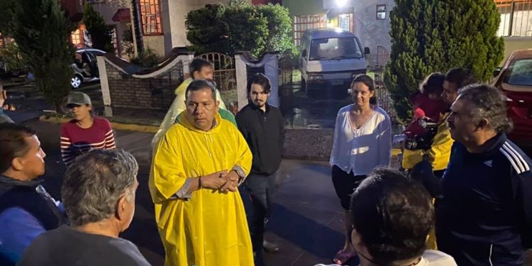 Titular de la SEDESOH recorre colonias y atiende a familias afectadas por lluvias