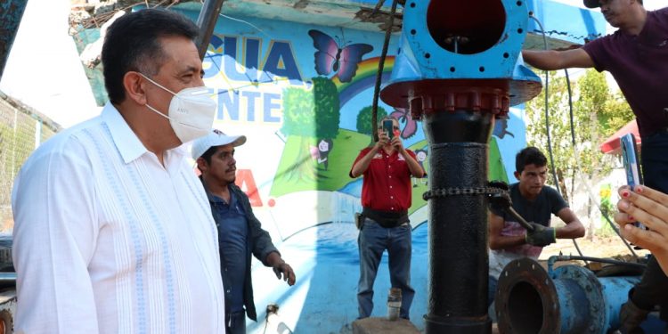 Gobierno de Apatzingán pone en marcha nuevo equipo de bombeo en la Buenos Aires