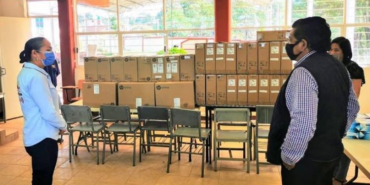 Educación sigue siendo prioridad del gobierno de Silvano Aureoles Conejo; Jeovana Alcántar Baca