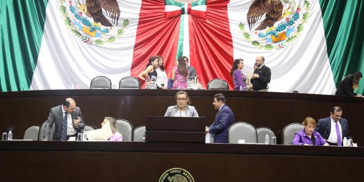 Diputada María Chávez invita a la ciudadanía a denunciar irregularidades en programas federales