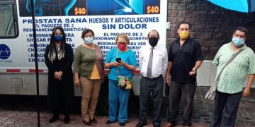 Benefician a los habitantes de Turicato con Caravana de salud y médicos especialistas