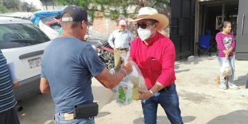 El Diputado petista Salvador Arvizu Cisneros regresa a colonias entregando apoyos a familias vulnerables