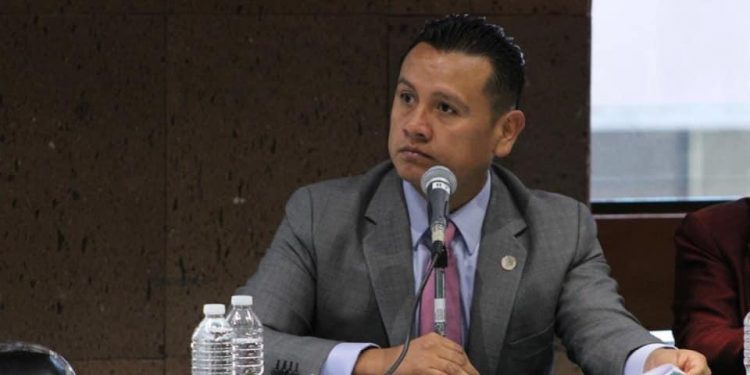 Silvano debe dejar de usar a los migrantes para atacar a AMLO: Torres Piña