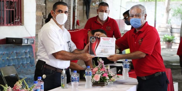 Celebran a los bomberos de Apatzingán