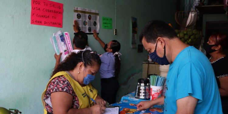 Verifican que comercios cumplan con las medidas contra el Covid-19 en Apatzingán