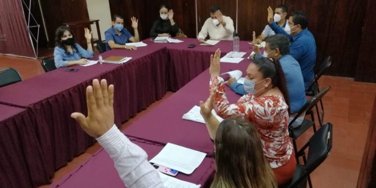 Designan a regidores que contestarán el Segundo Informe de Gobierno en Apatzingán