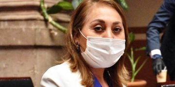 PESE A SEMÁFORO VERDE EN APATZINGÁN RECOMIENDA CUQUITA CABRERA CONTINUAR CON LAS MEDIDAS SANITARIAS