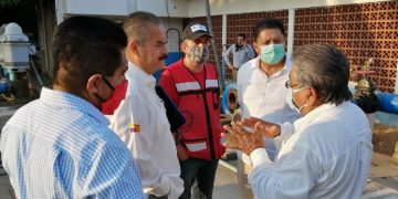 Supervisa Feliciano Flores, avances en cambio de bombas de agua en Lázaro Cárdenas