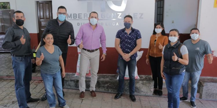 En Huandacareo, Humberto González atiende gestiones en Casa de Gestión