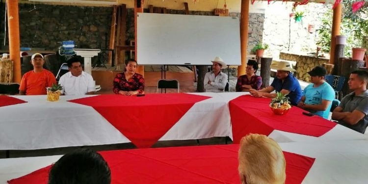 PRODUCTORES Y DIPUTADA MARÍA CHÁVEZ IMPULSAN COOPERATIVA DEL MEZCAL PARA INCREMENTAR SU PRODUCCIÓN