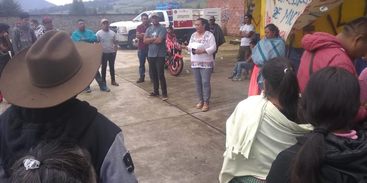 DIPUTADA MARÍA CHÁVEZ SE REUNE CON ASPIRANTES DE LA NORMAL INDÍGENA DE CHERÁN PARA ATENDER PLIEGOS PETITORIOS