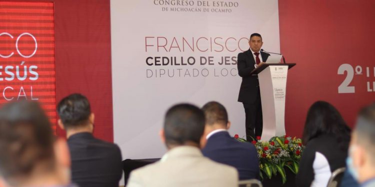 Paco Cedillo en su Informe de Actividades destaca los grandes logros en favor de los michoacanos