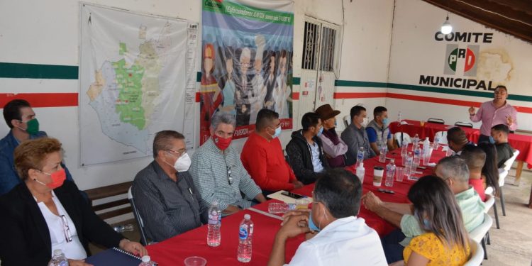 SE FORTALECE EL PRI EN EL DISTRITO DE COALCOMÁN
