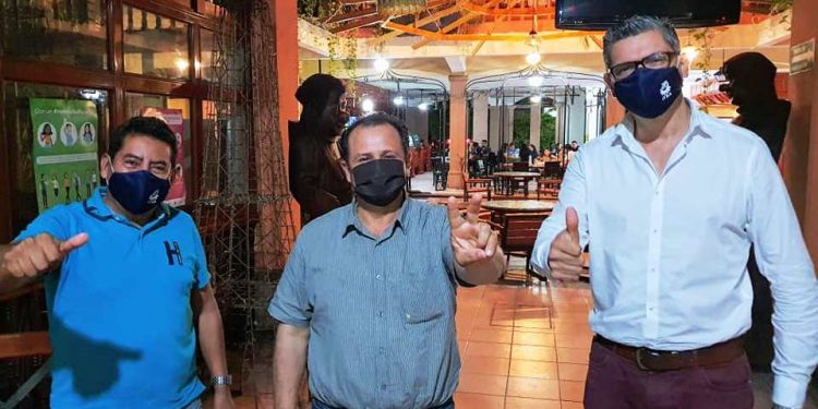 Cierra Ángel Custodio filas con liderazgos perredistas en Apatzingán