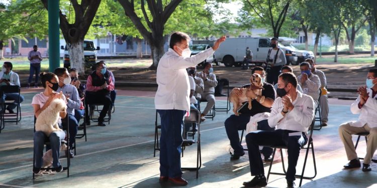 En Apatzingán alcalde participa en el arranque de la Jornada Nacional de Vacunación Canina y Felina 2020