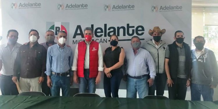 RESPALDAN EXPRESIDENTES MUNICIPALES PROYECTO PRIISTA