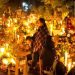 Turistas, obligados a acatar medidas sanitarias en tradición de Noche de Muertos