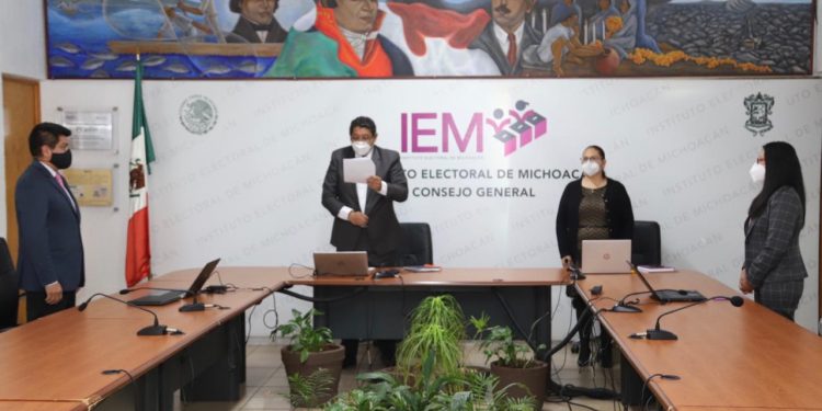 RINDEN PROTESTA NUEVOS INTEGRANTES DEL CONSEJO GENERAL DEL IEM