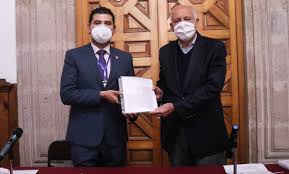 Presidente de la Mesa Directiva recibe en Congreso iniciativa ciudadana