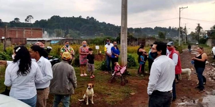 Como un verdadero soldado de la transformación, Rafa Ortiz recorre todas las colonias de Uruapan