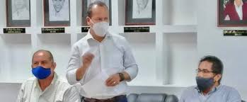 Unir esfuerzos para exportar ganado, llamado a LC, Arteaga y Tumbiscatío