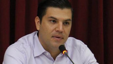 Reportan atentado contra el ex alcalde de Apatzingán César Chávez