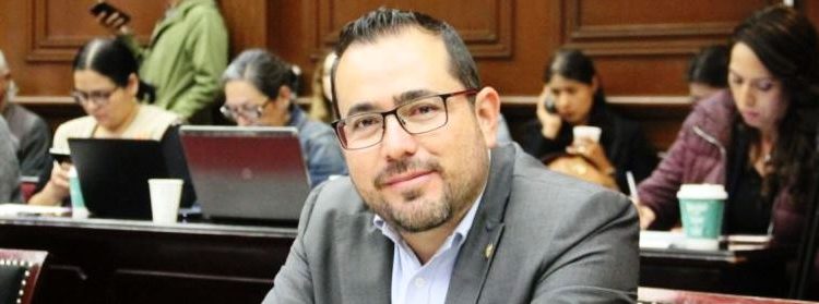 Humberto González pone en marcha talleres en Casas de Enlace en Distrito de Puruándiro