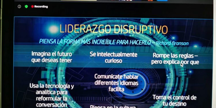 Extraordinaria Conferencia de Flor López, Directora de HP GDL, para la Comunidad Estudiantil de la Región