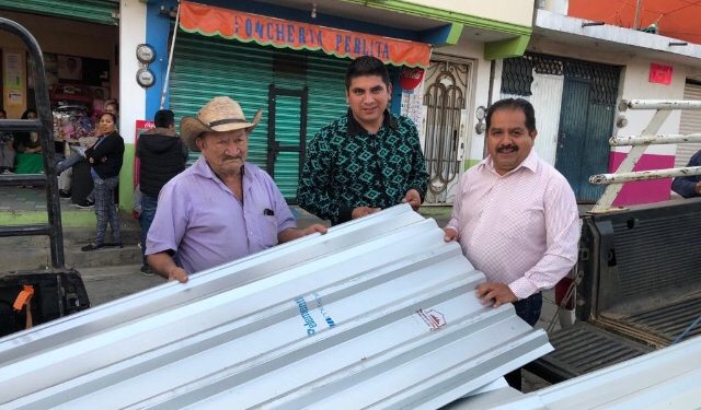 Lupillo Aguilera resuelve gestiones de la población del Distrito de Pátzcuaro