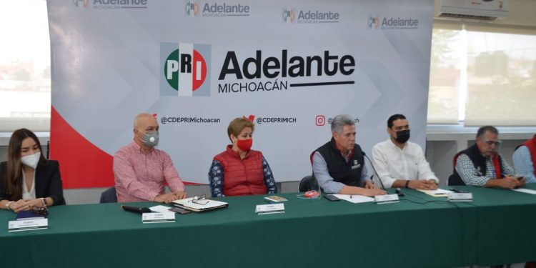 SE REUNE ESTRUCTURA DEL MT CON EL LÍDER NACIONAL JOSÉ CALZADA