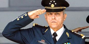 Detienen en Los Ángeles al General Salvador Cienfuegos quien fuera Secretario de la Defensa Nacional en el periodo de Enrique Peña Nieto