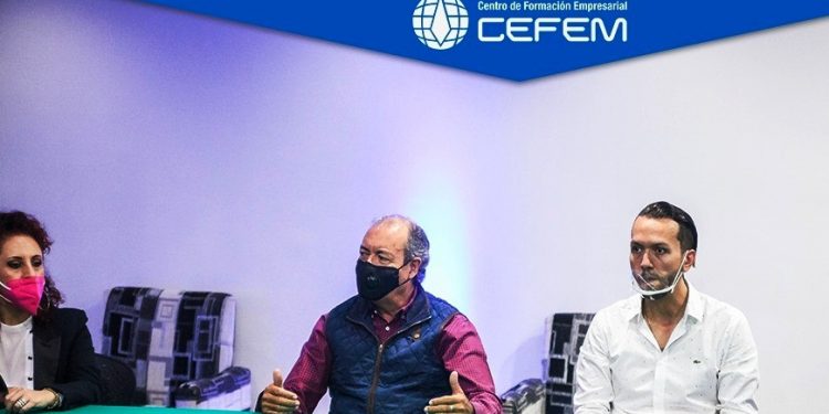 Jóvenes emprendedores y empresarios por el desarrollo y crecimiento del estado: Silva Tejeda