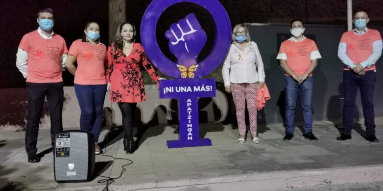 Para recordar víctimas de feminicidio instalan monumento