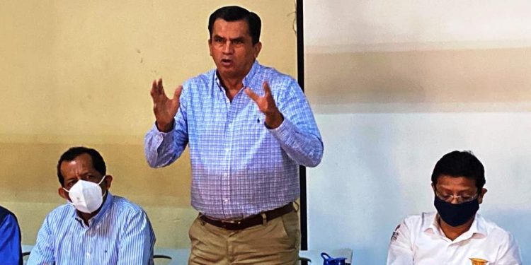 Javier Estrada y “Proyecto Acceso al Mundo” entregan equipos de movilidad motriz en Salvador Escalante