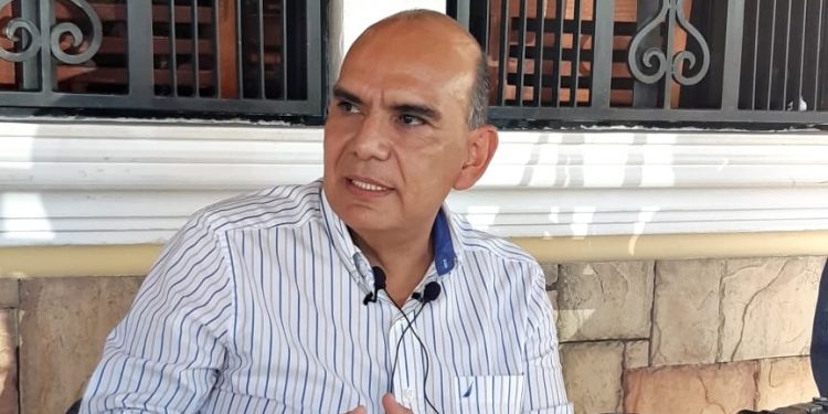 RAFA ORTIZ FORJÓ SU CARÁCTER, DESDE NIÑO, TRABAJANDO DURO EN EL CAMPO CON SU PAPÁ