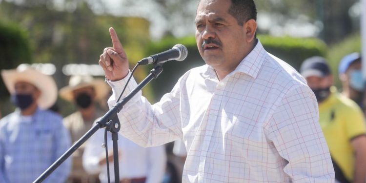 Lupillo Aguilera reprueba recortes presupuestales federales y participa en protestas pacíficas