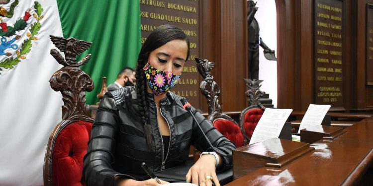 Deben autoridades atacar de manera frontal el tema de asesinatos de mujeres en Michoacán y Zamora: Tere Mora