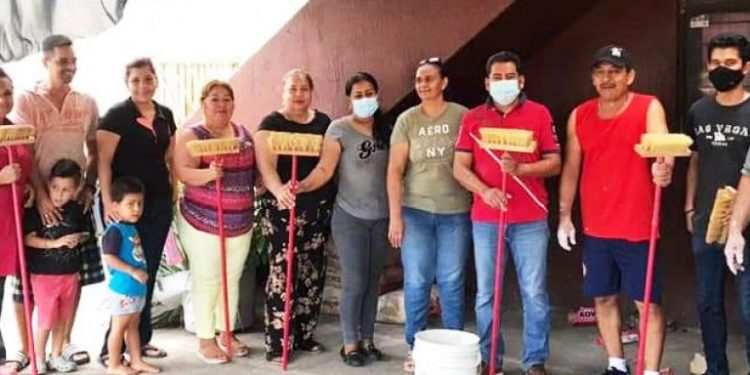 Ángel Custodio atiende gestiones de apatzinguenses