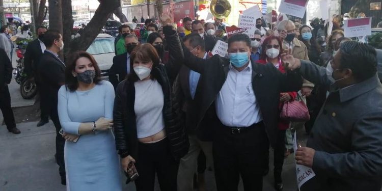 Con fuerte respaldo, se registra Feliciano Flores como aspirante a candidatura por gobierno de Michoacán