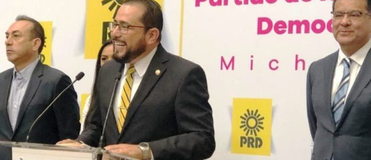Humberto González se registra como precandidato a diputado federal por el Distrito de Puruándiro por el PRD
