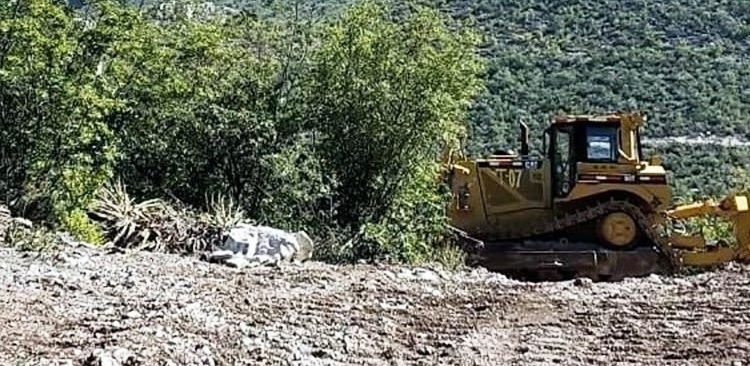 Rehabilita Gobierno de Michoacán 96 km de caminos saca cosechas en Maravatío