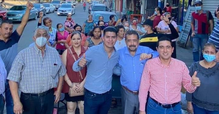 Unidad, organización y trabajo el llamado a los vecinos de la zona centro de Apatzingán: Pepe Mata