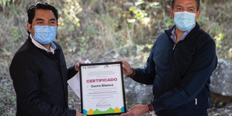 “Cerro Blanco” en Pátzcuaro es certificado como Área Voluntaria para la Conservación
