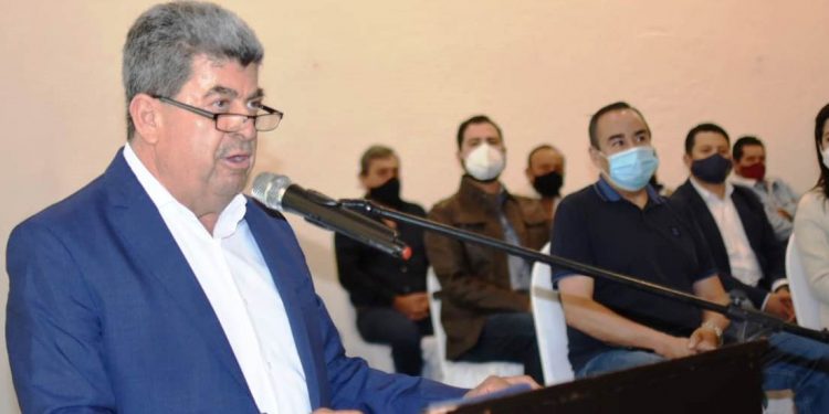 Va Valentín por candidatura de la alianza PRI-PAN-PRD