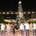 En Apatzingán José Luis Cruz enciende el árbol navideño