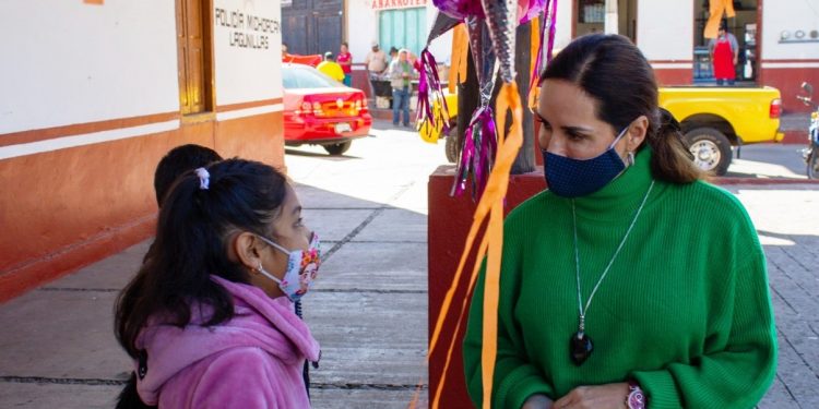 Llama Macarena Chávez a extremar cuidados y preservar tradiciones navideñas desde casa