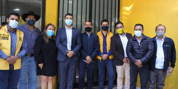 Octavio Ocampo se registra como precandidato por el PRD, a diputado federal por Zitácuaro