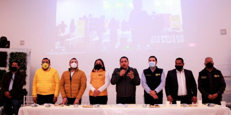 En nuestras manos está construir un mejor país y un Michoacán más próspero: Víctor Manríquez